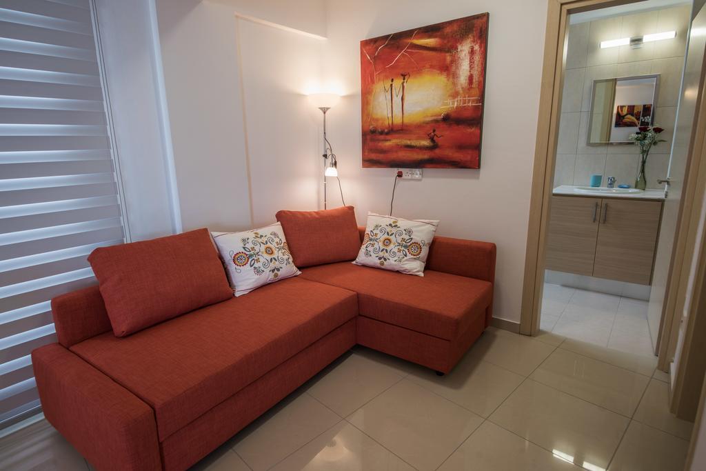 Skylight Megaron Apartment Larnaca Bagian luar foto