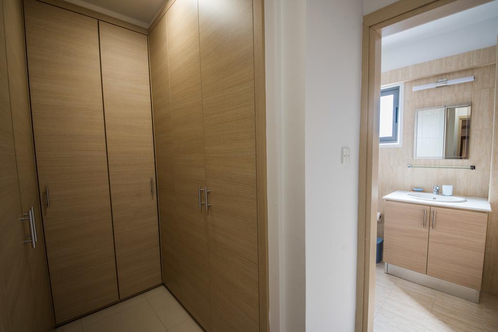 Skylight Megaron Apartment Larnaca Bagian luar foto